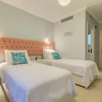 Levin Hotel *